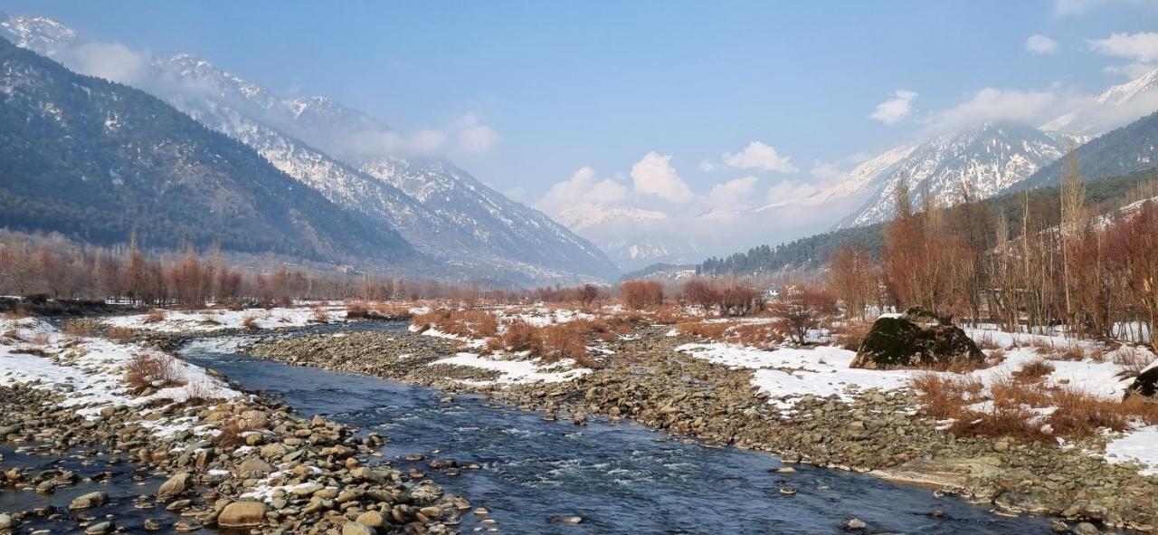 White Water Resorts Pahalgām Kültér fotó