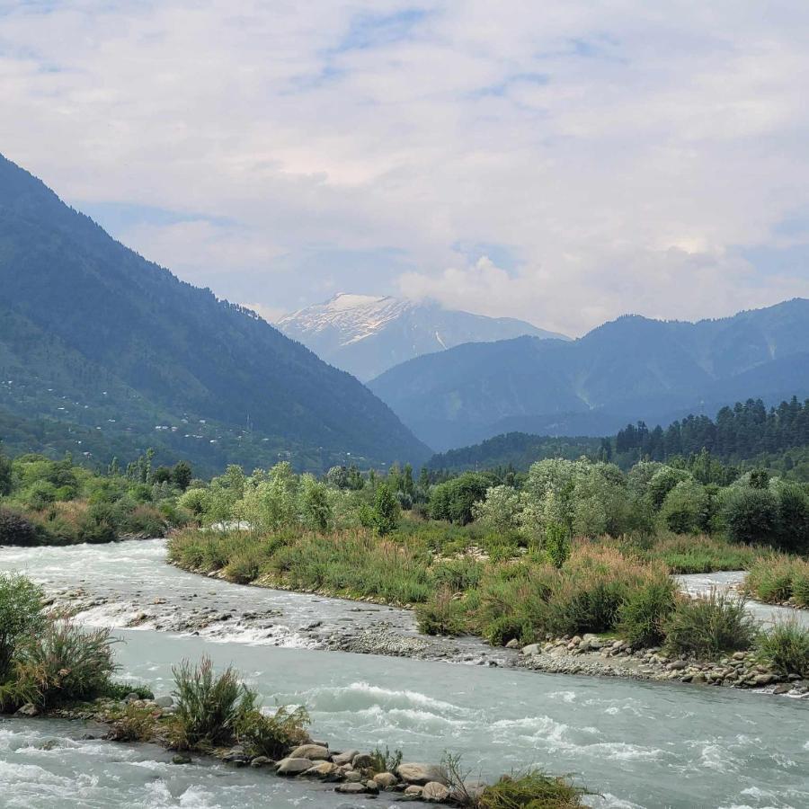 White Water Resorts Pahalgām Kültér fotó